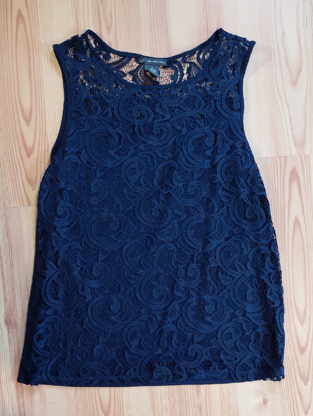 Sleeveless Navy Lace blouse - Adrianna Papell
